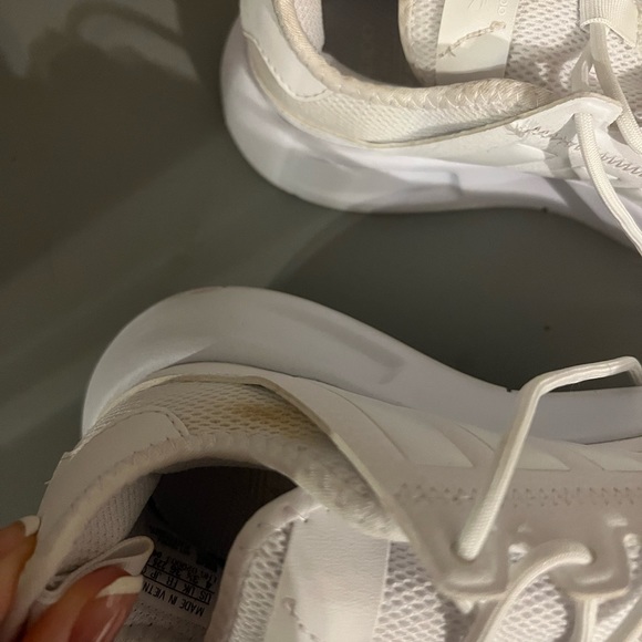 Adidas - Picture 3 of 6